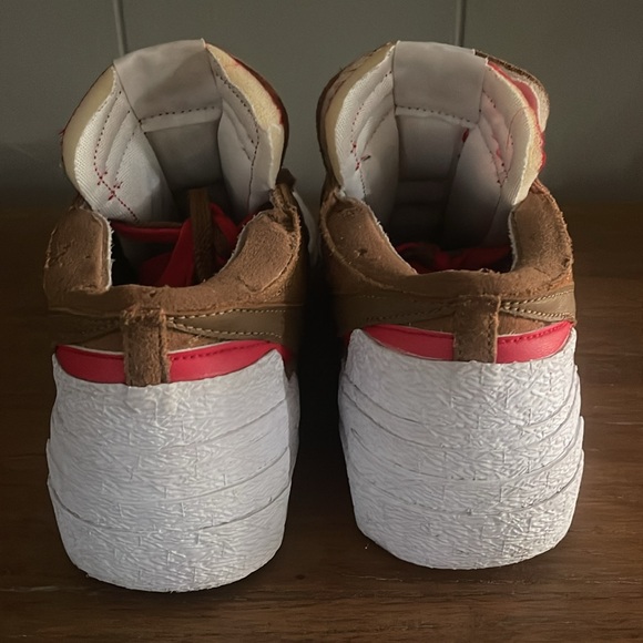 Nikes - Picture 4 of 5